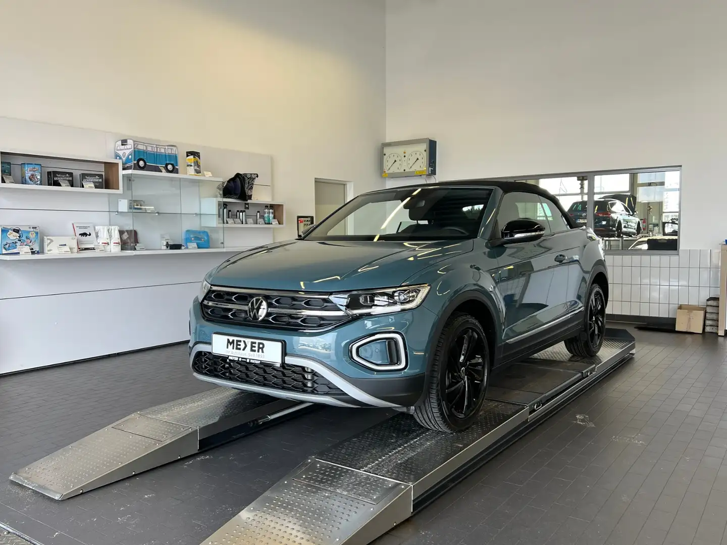 Volkswagen T-Roc Cabriolet 1.5 TSI DSG *AHK, LED, Black Style, 18' Bleu - 2