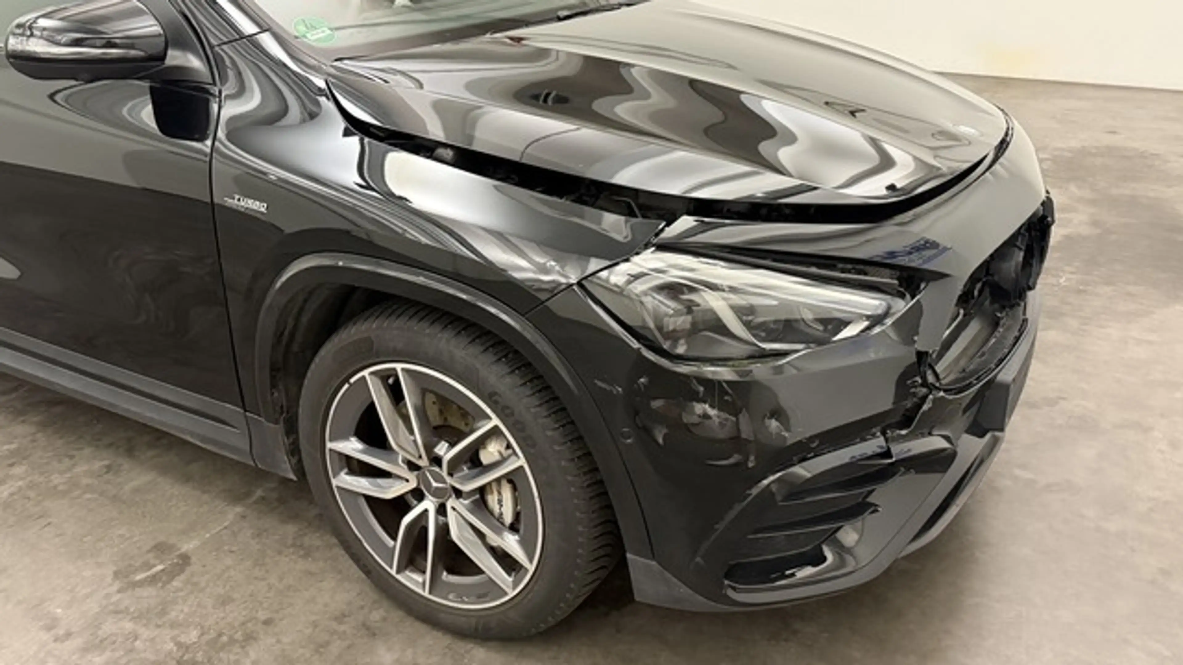 Mercedes-Benz GLA 35 AMG 4Matic Speedshift DCT 8G *HUD*Pano* — photo 14