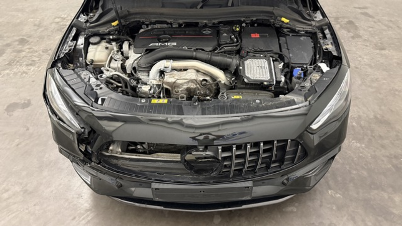 Mercedes-Benz GLA 35 AMG 4Matic Speedshift DCT 8G *HUD*Pano* — photo 13