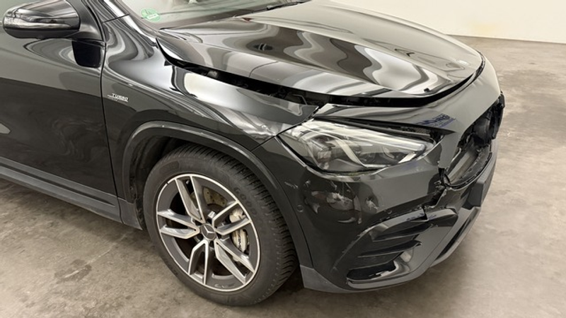 Mercedes-Benz GLA 35 AMG 4Matic Speedshift DCT 8G *HUD*Pano* — photo 14