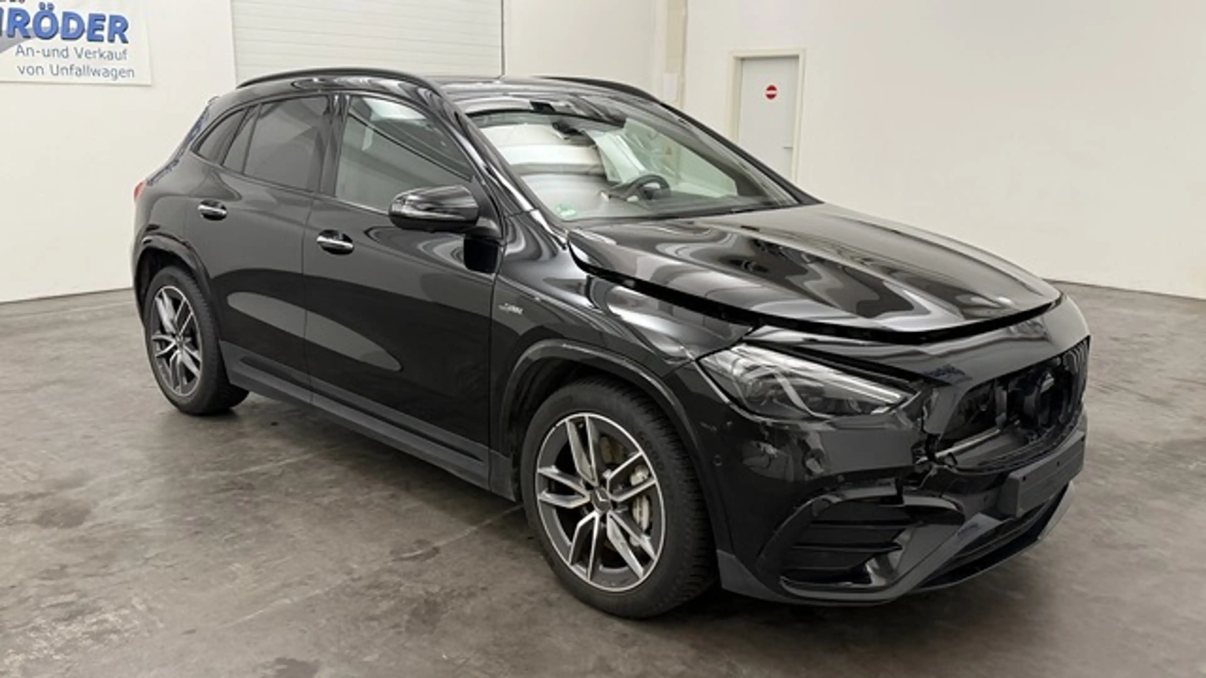 Mercedes-Benz GLA 35 AMG 4Matic Speedshift DCT 8G *HUD*Pano* — photo 2