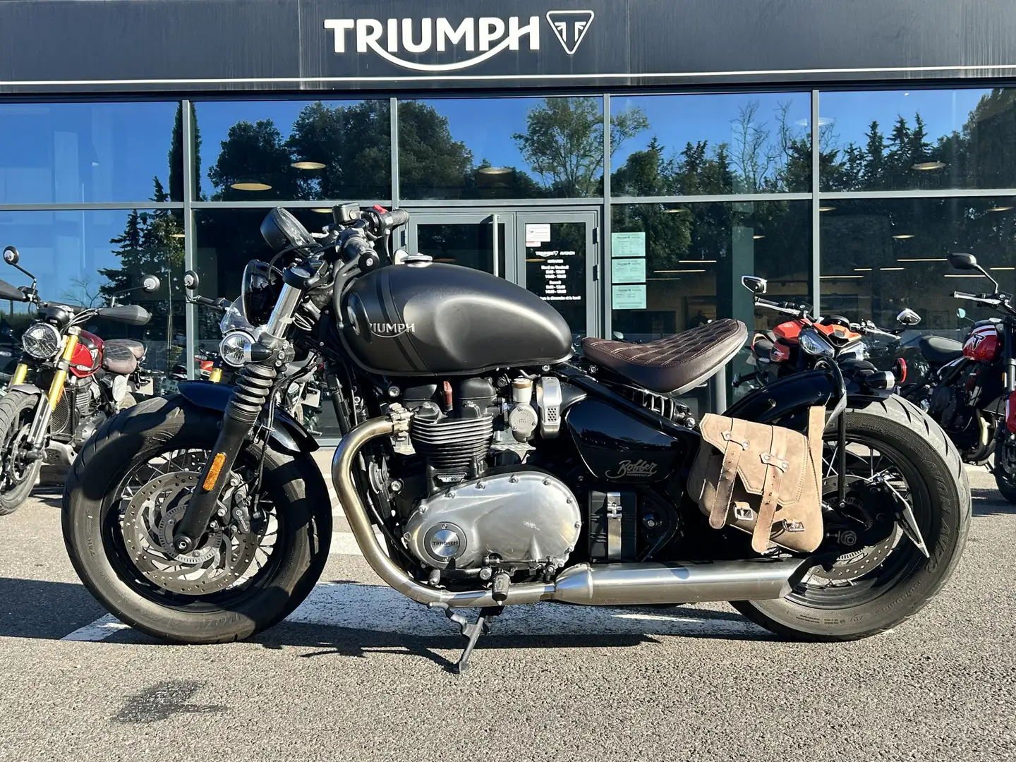 Triumph Bonneville Bobber - 2