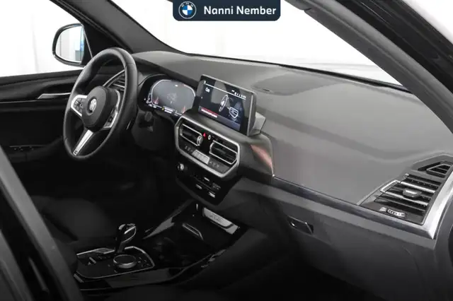 BMW X3 view 8