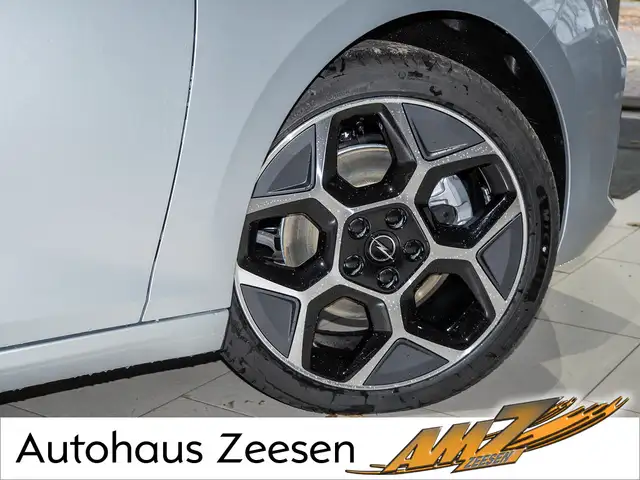 Opel Astra view 5