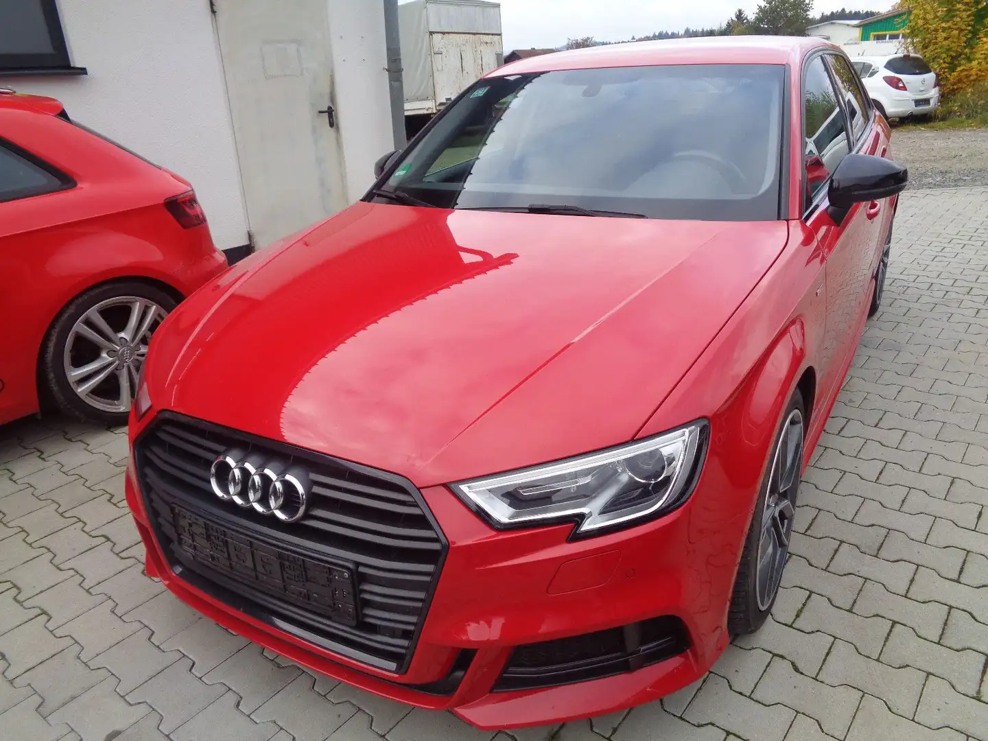 Audi A3 Sportback 35 TFSI sport S-Line Rot - 1
