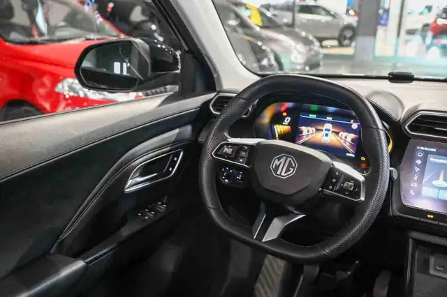 MG ZS view 12