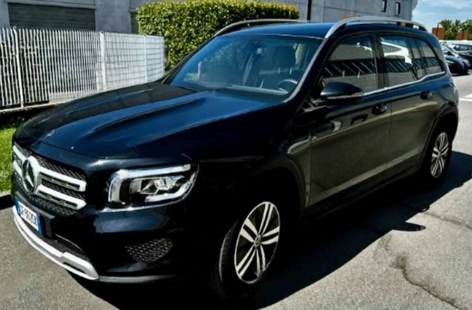 Mercedes-Benz GLB 180 d Business Extra auto Nero - 2