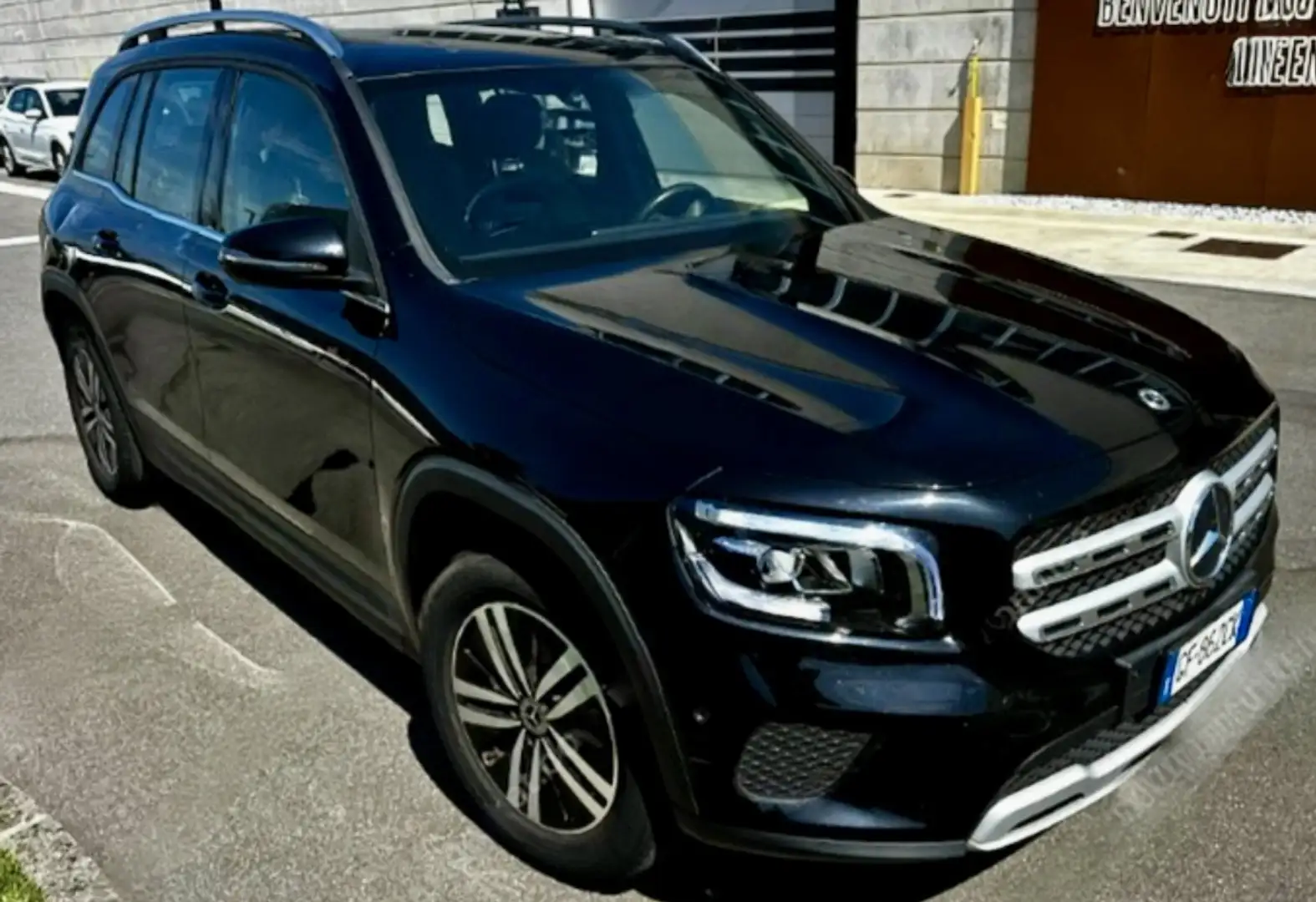 Mercedes-Benz GLB 180 d Business Extra auto Nero - 1