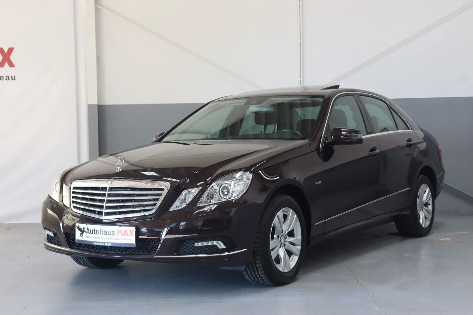 Mercedes-Benz E 250 CGI BlueEfficiency~StandHZ~Schiebedach~PDC Brun - 1