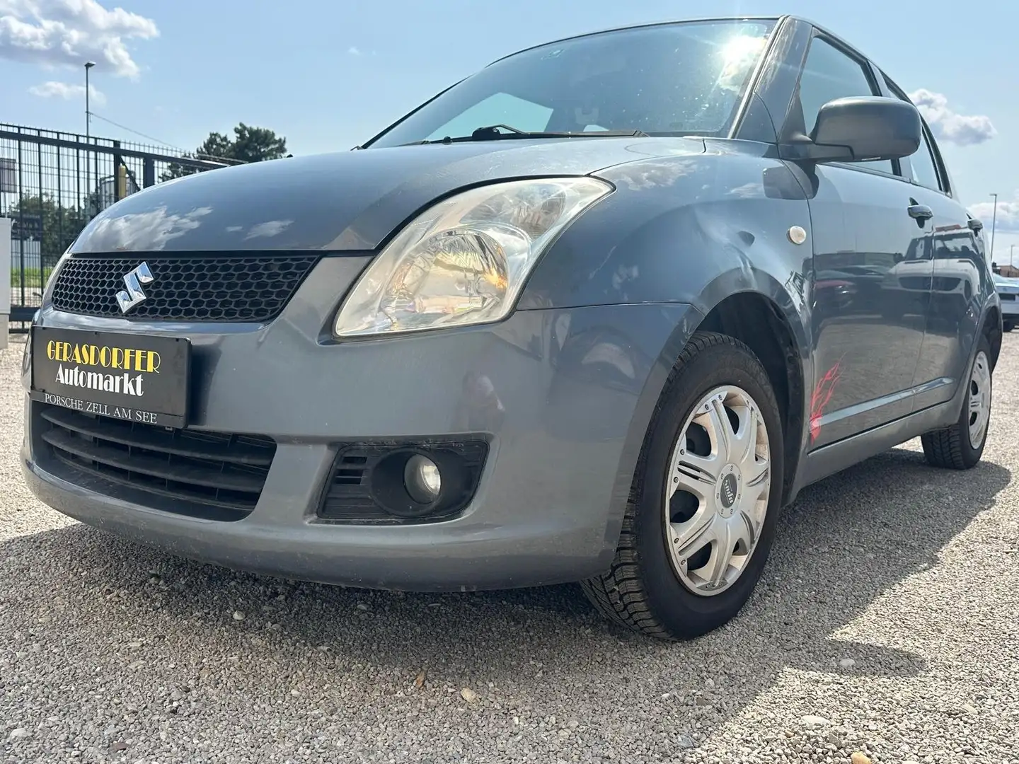 Suzuki Swift 1.3 Allrad **EXPORT** Grau - 2