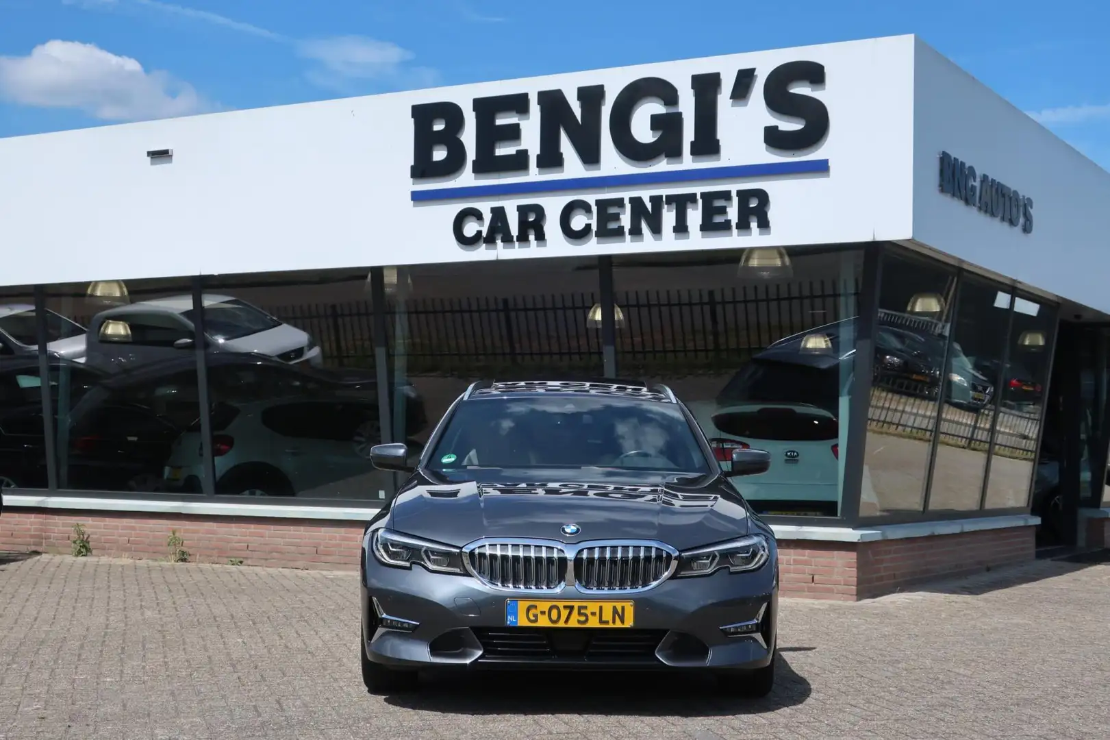 BMW 330 3-serie Touring 330i High Exe. Edi. 2e EIG_PANO_LA Grijs - 2