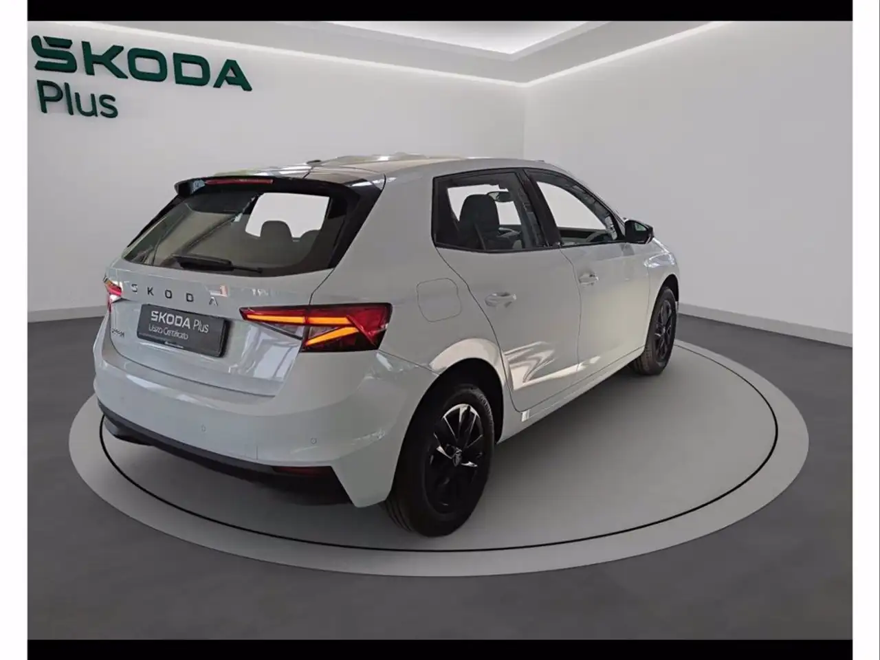 Skoda Fabia 1.0 mpi young edition 80cv, миниатюра 4