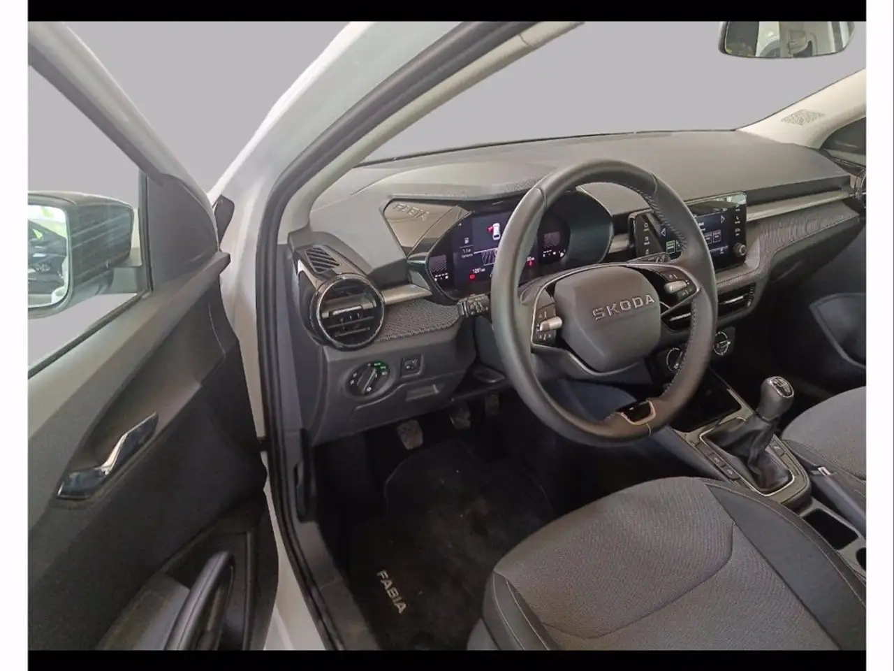 Skoda Fabia 1.0 mpi young edition 80cv, миниатюра 11
