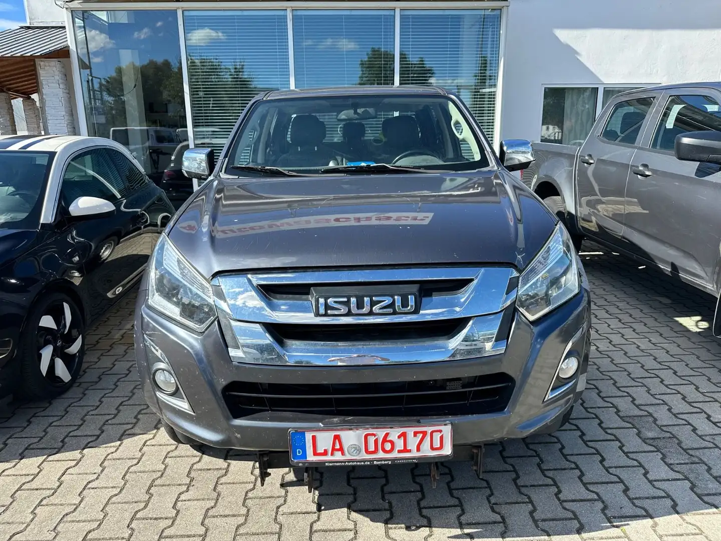 Isuzu D-Max 1,9 Space Cab 4WD Basis Grau - 2