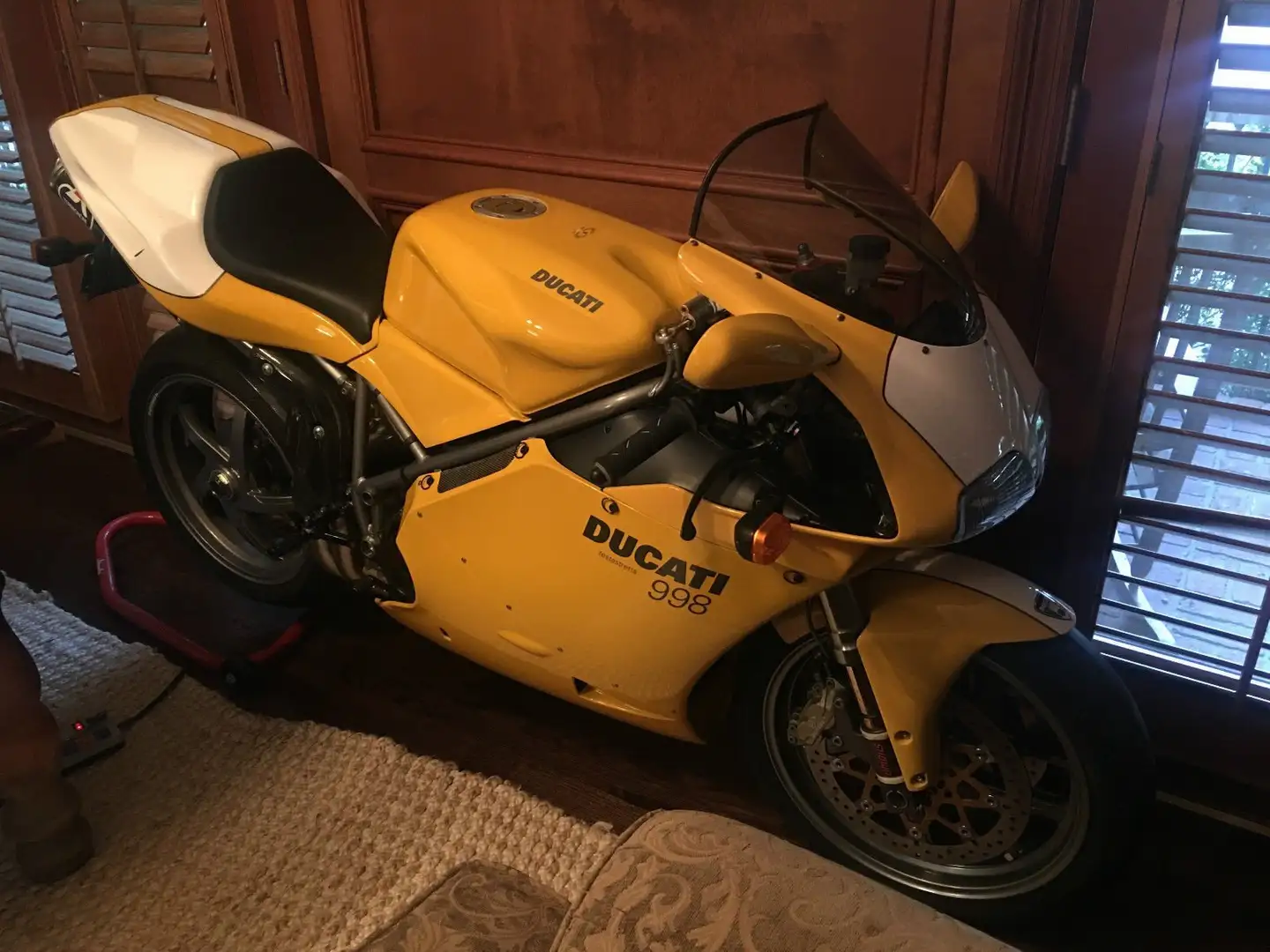 Ducati 998 Geel - 1