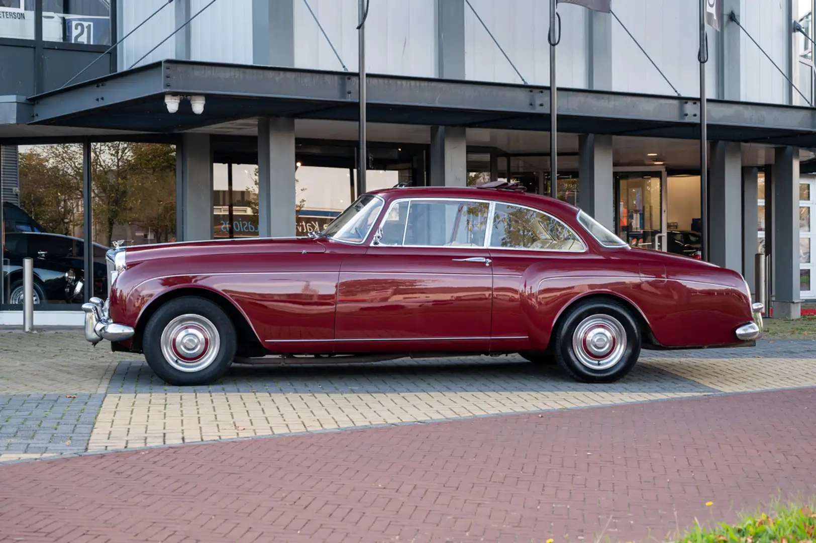 Bentley Continental S2 by H.J.Mulliner - 2