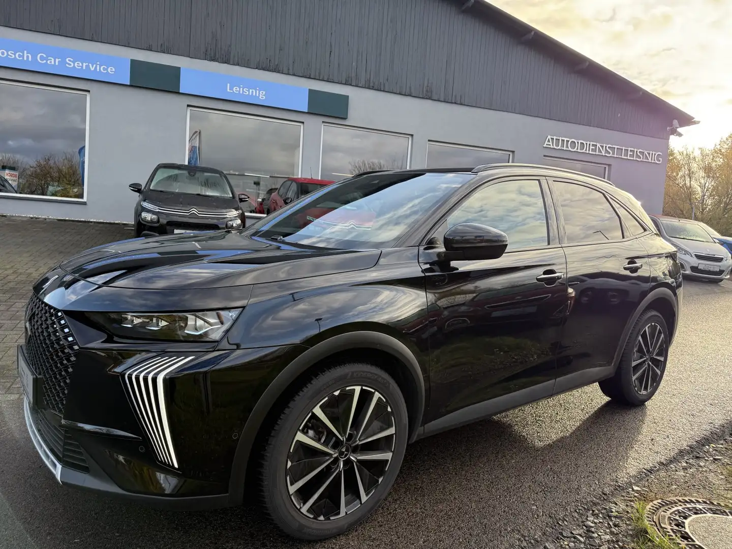 DS Automobiles DS 7 Crossback BlueHDi 130 EAT8 Étoile Leder Schwarz - 2