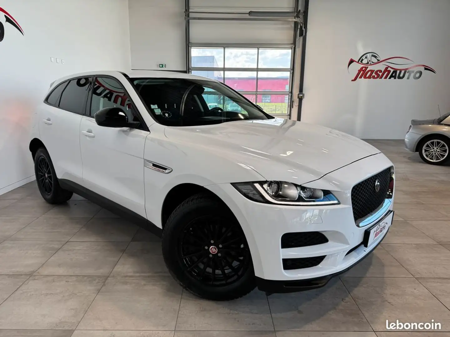 Jaguar F-Pace 20d 2.0 D 180cv-BVA-2018 Blanc - 2