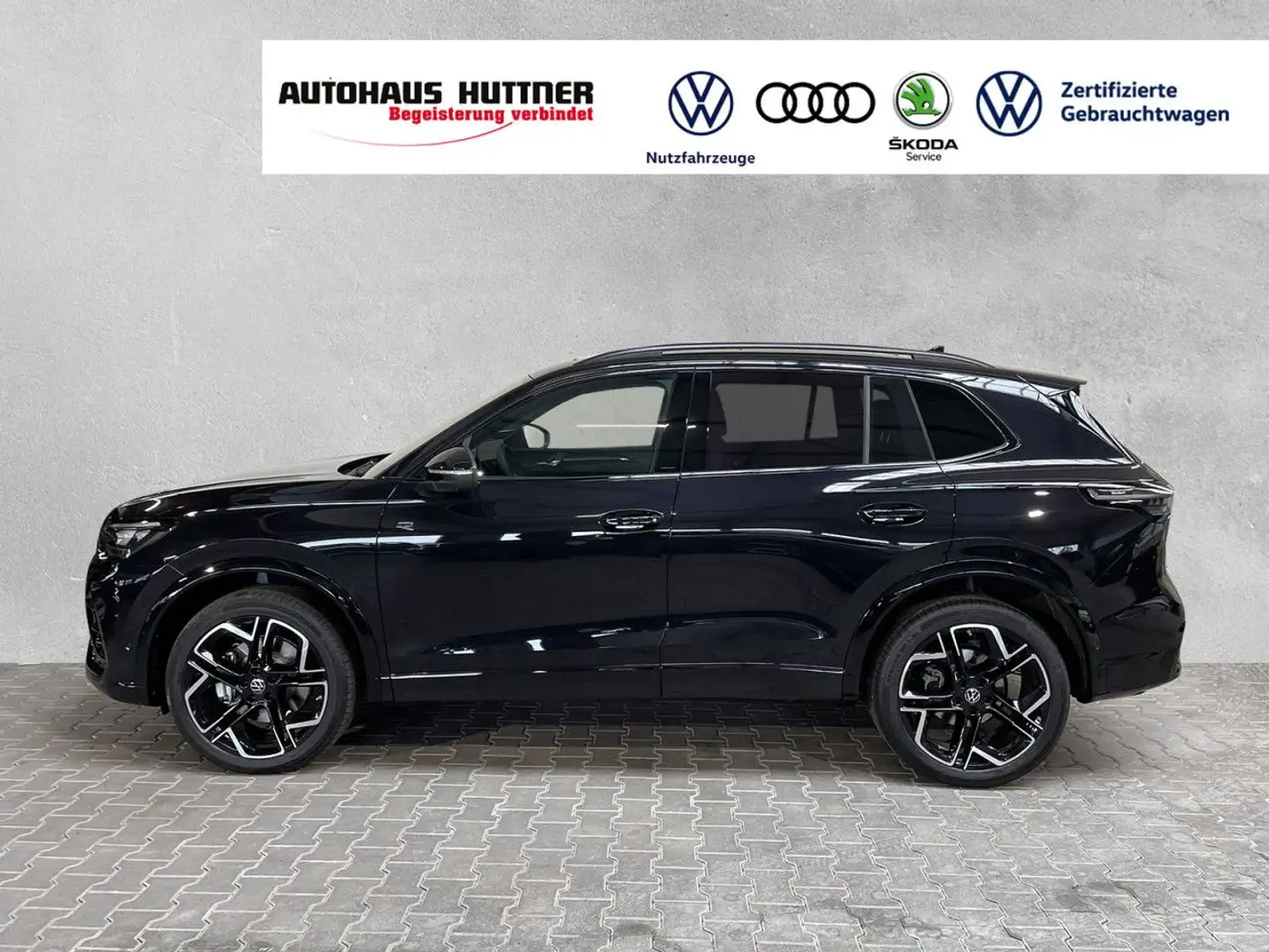 Volkswagen Tiguan R-LINE 2.0 TDI 4M DSG AHK LED NAVI STANDH Czarny - 2