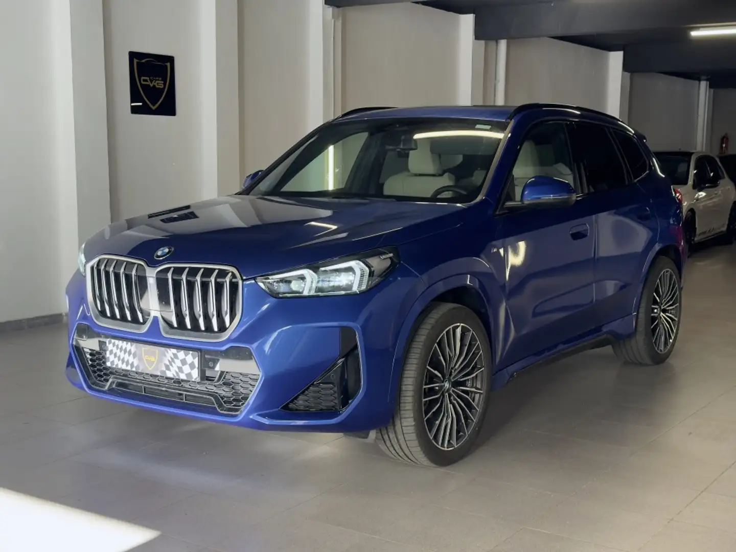 BMW X1 sDrive 20dA Bleu - 1
