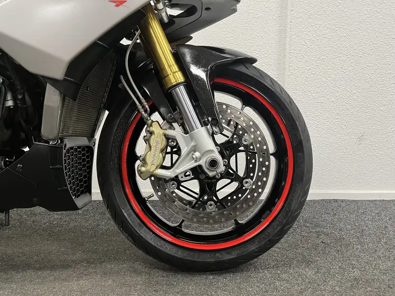 Aprilia Tuono - foto 6