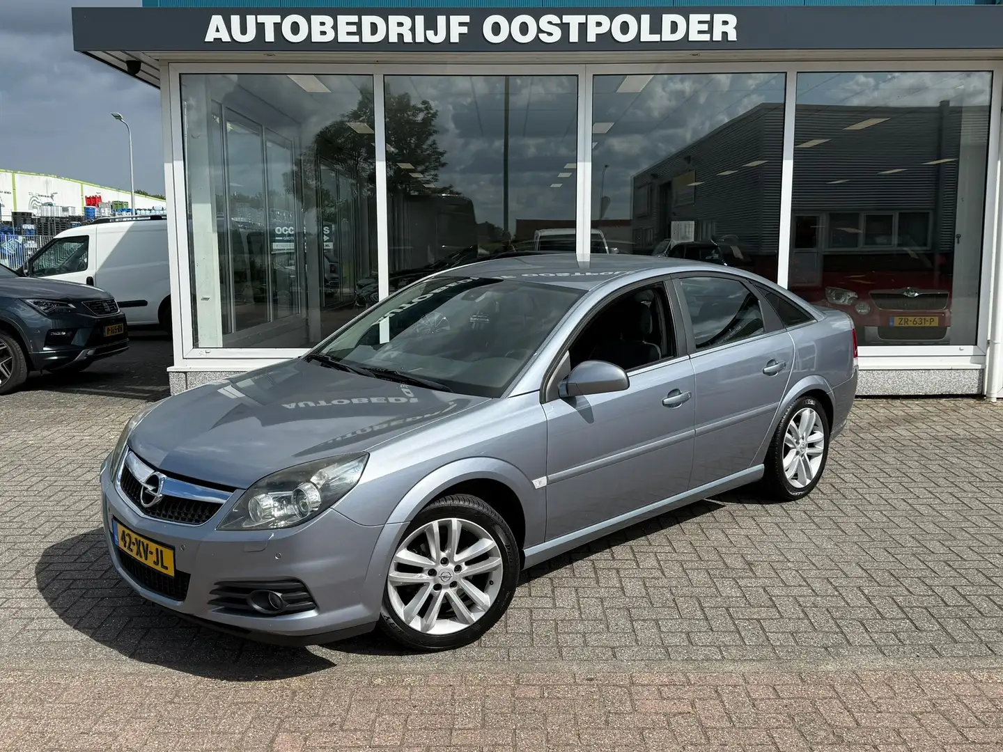 Opel Vectra GTS 2.2-16V Temptation Excellence Grijs - 1
