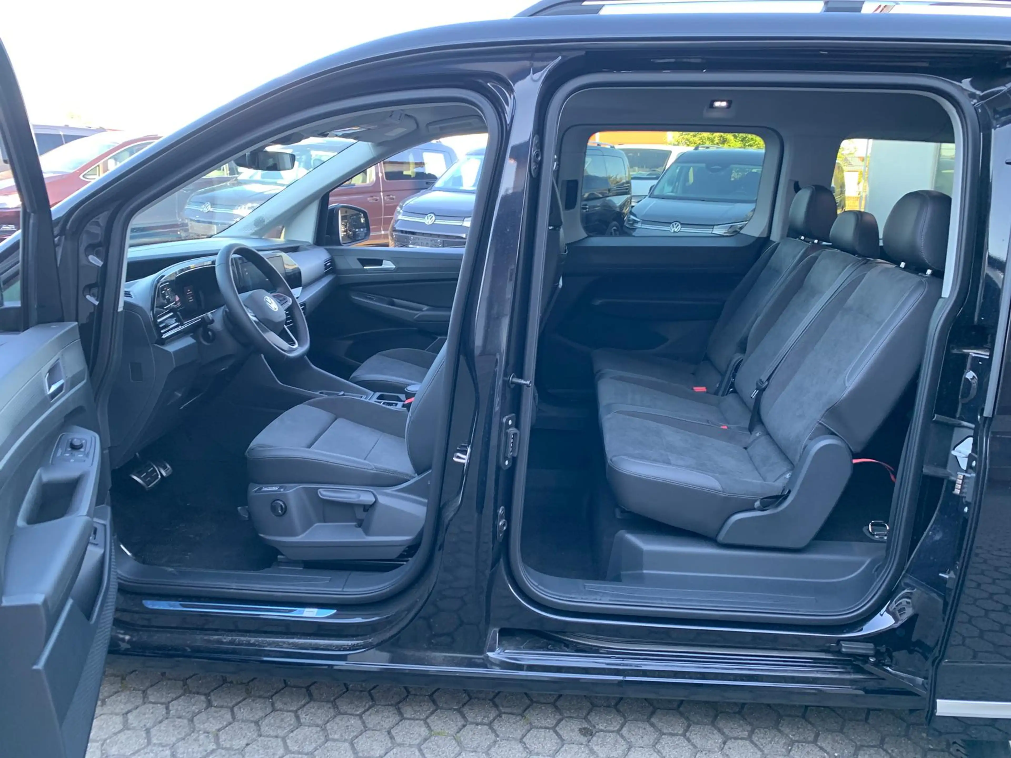 Volkswagen Caddy Style eHybrid AHK Panorama Kamera App — photo 14