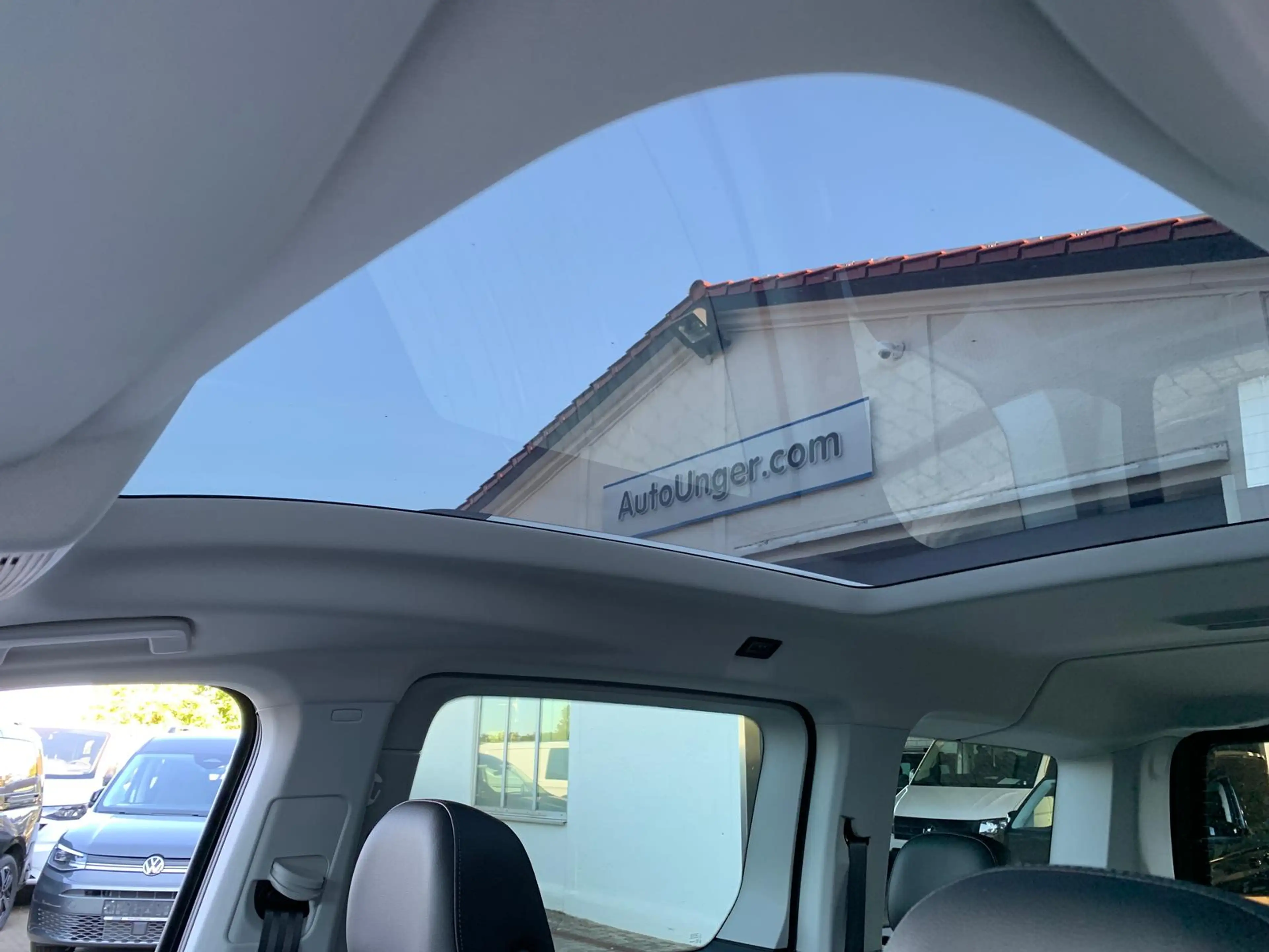 Volkswagen Caddy Style eHybrid AHK Panorama Kamera App — photo 5