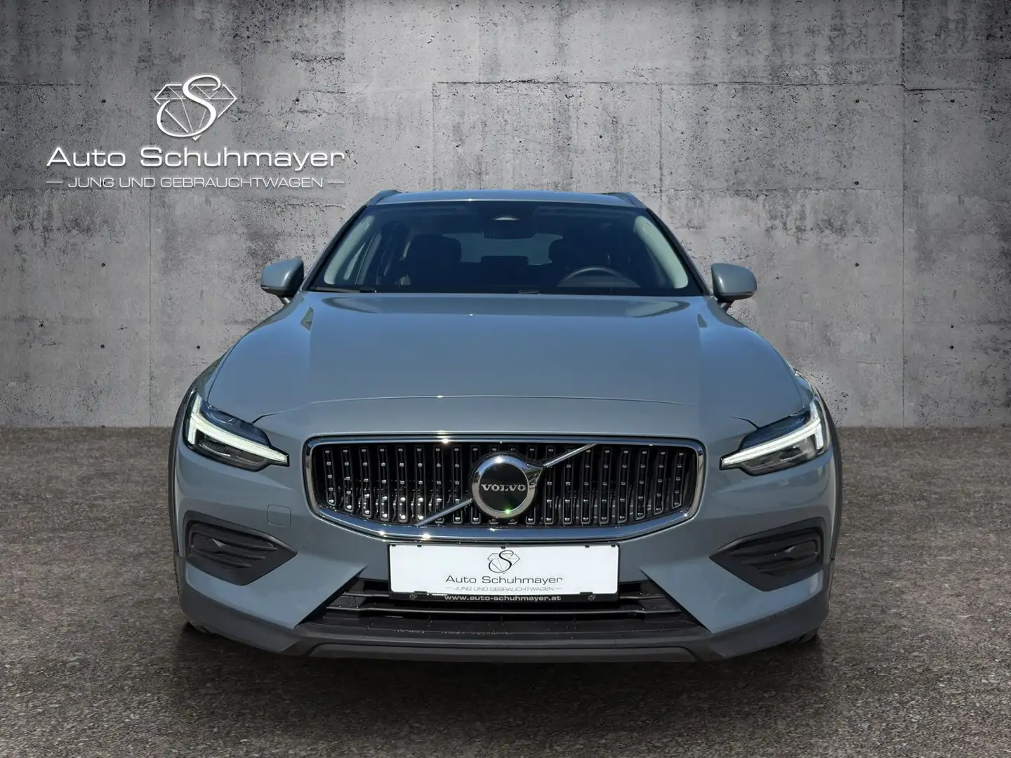 Volvo V60 Cross Country B4 AWD Geartronic Grau - 2