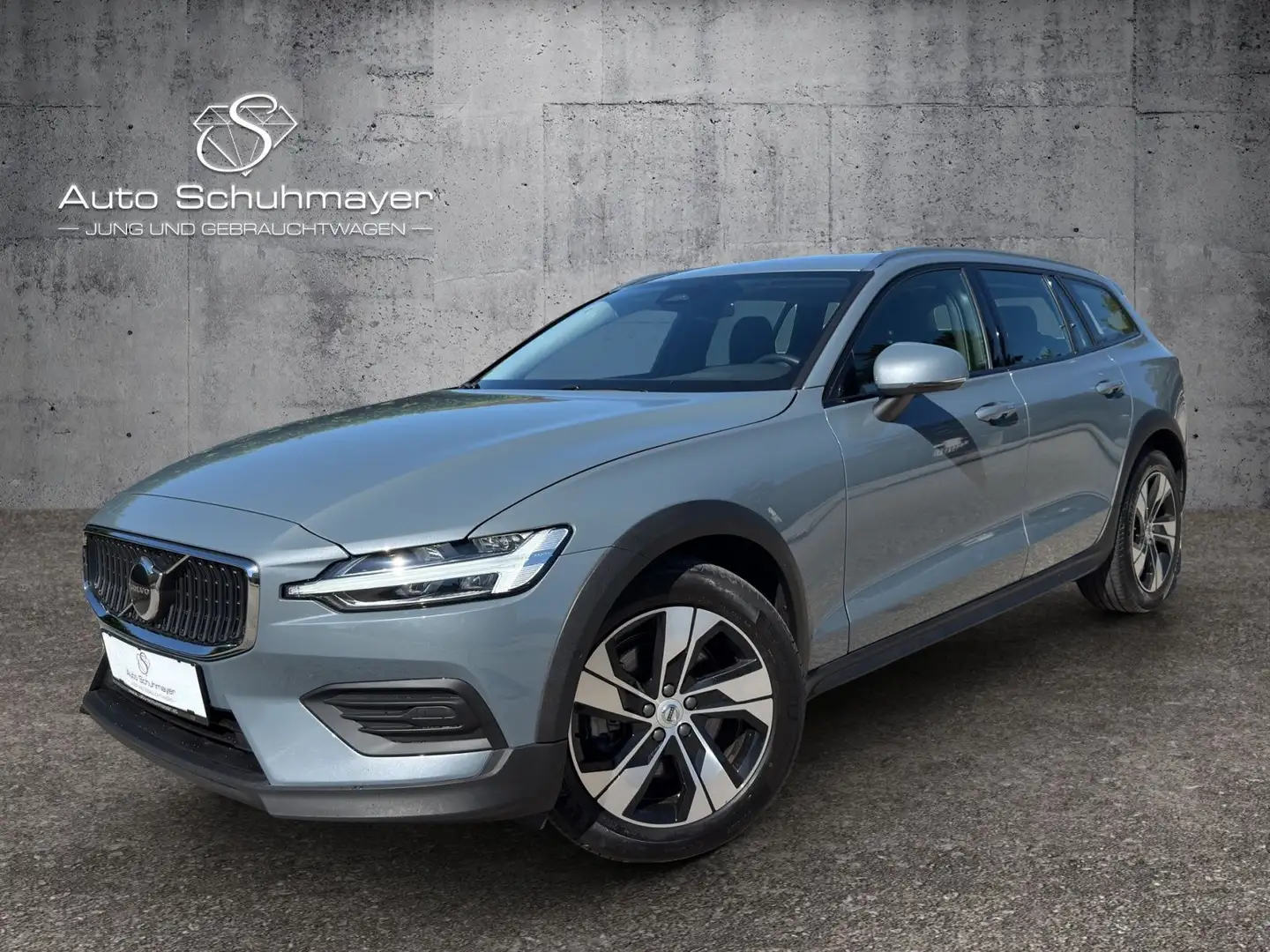 Volvo V60 Cross Country B4 AWD Geartronic Grau - 1