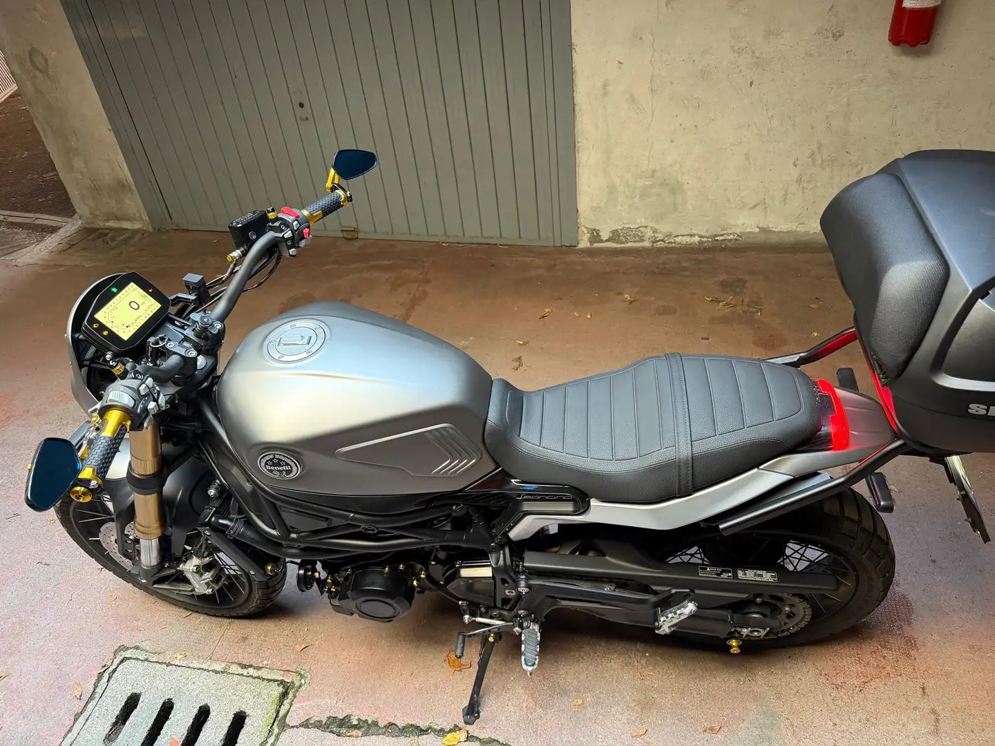 Benelli Leoncino 800 Grau - 2