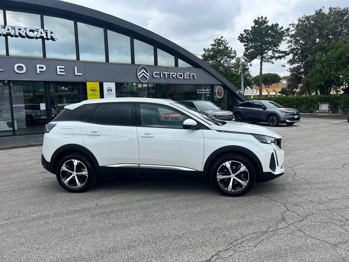 Peugeot 3008 BlueHDi 130 S&S Allure Pack Blanc - 2