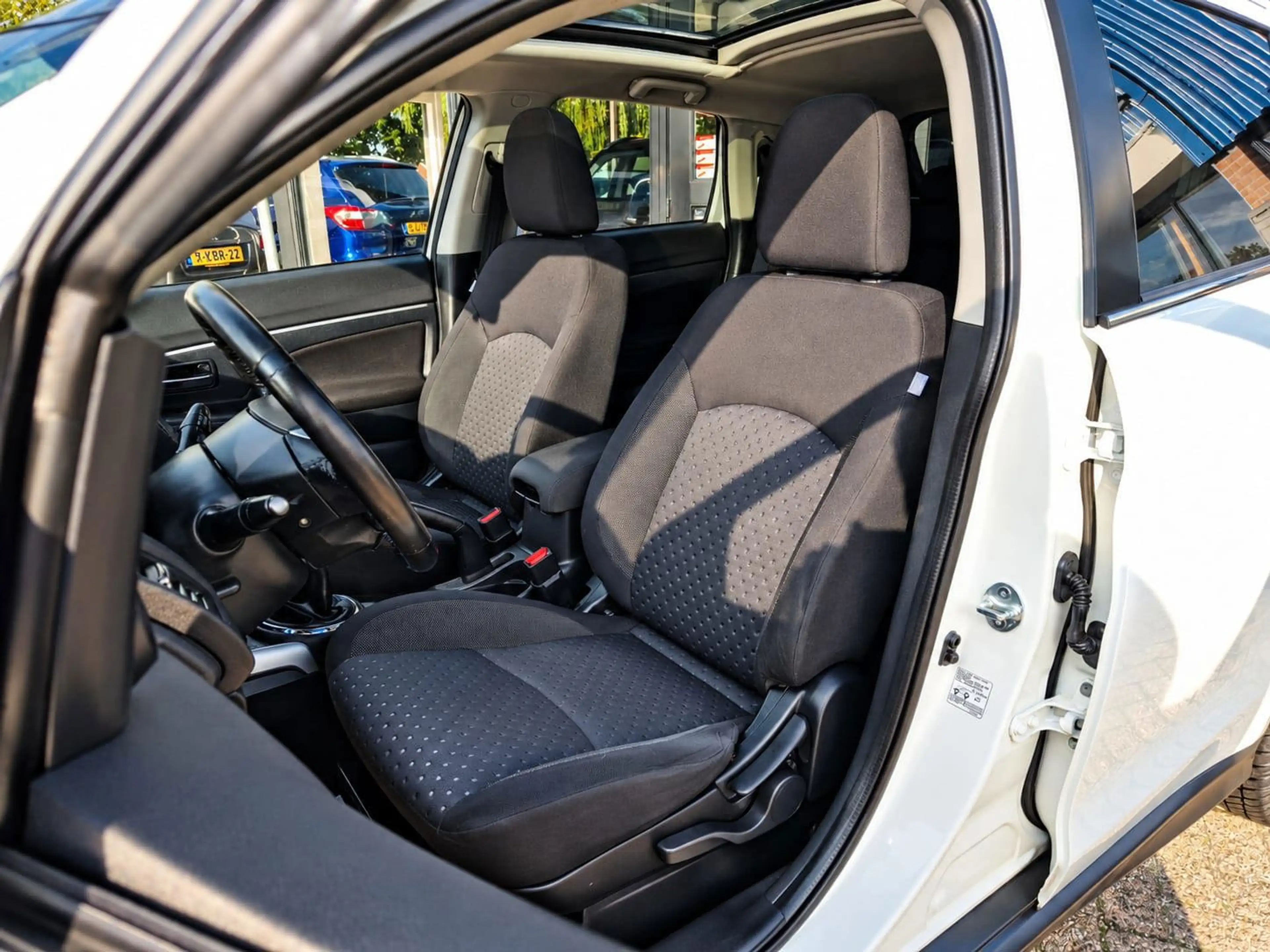 Mitsubishi ASX 1.6 Intense ClearTec Panoramadak Carplay — photo 11