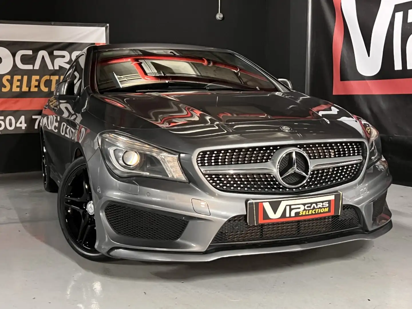 Mercedes-Benz CLA 200 AMG Line Gris - 1