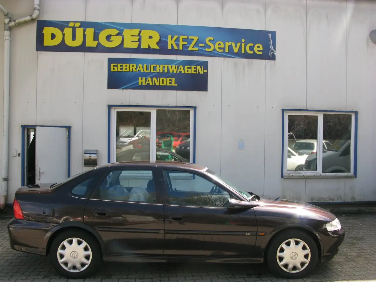 Opel Vectra Basis, foto 1