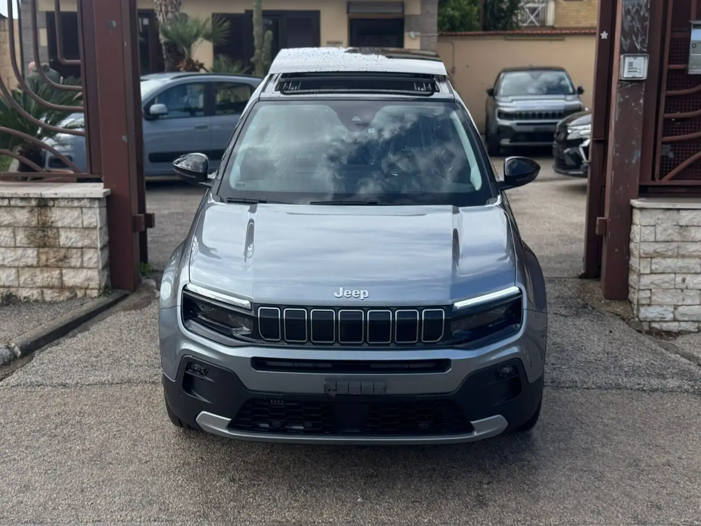 Jeep Avenger 1.2 Turbo 100 CV Summit Grigio - 1