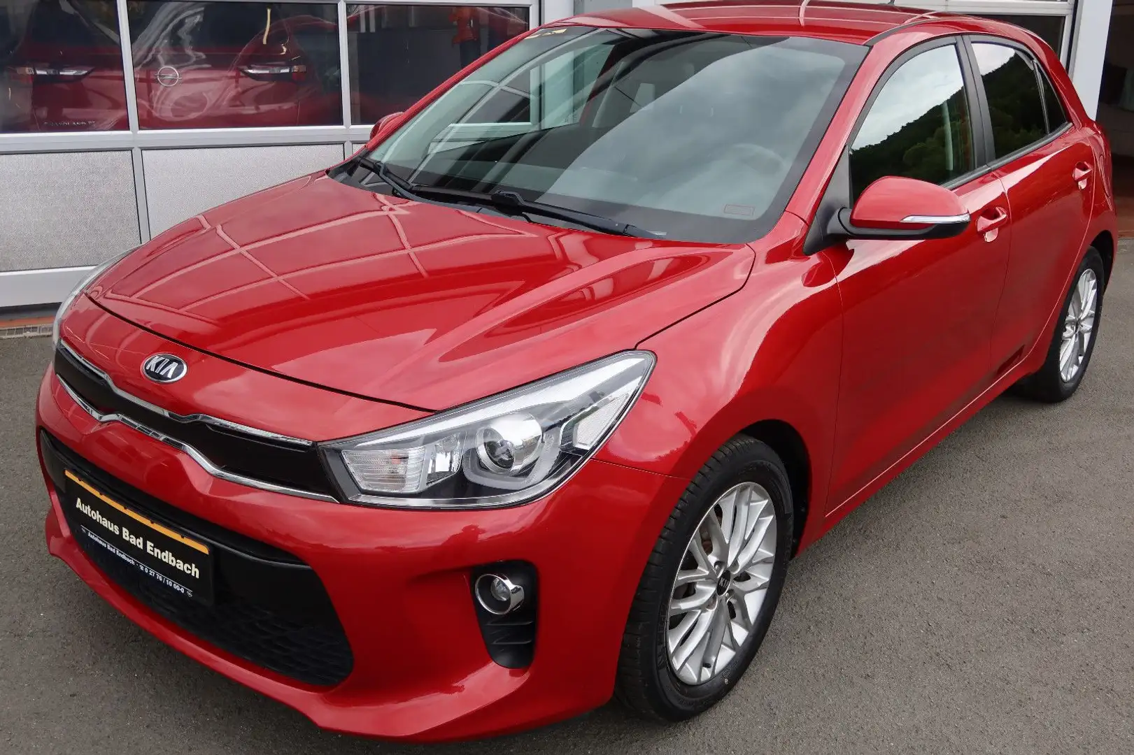 Kia Rio Dream Team Rojo - 1