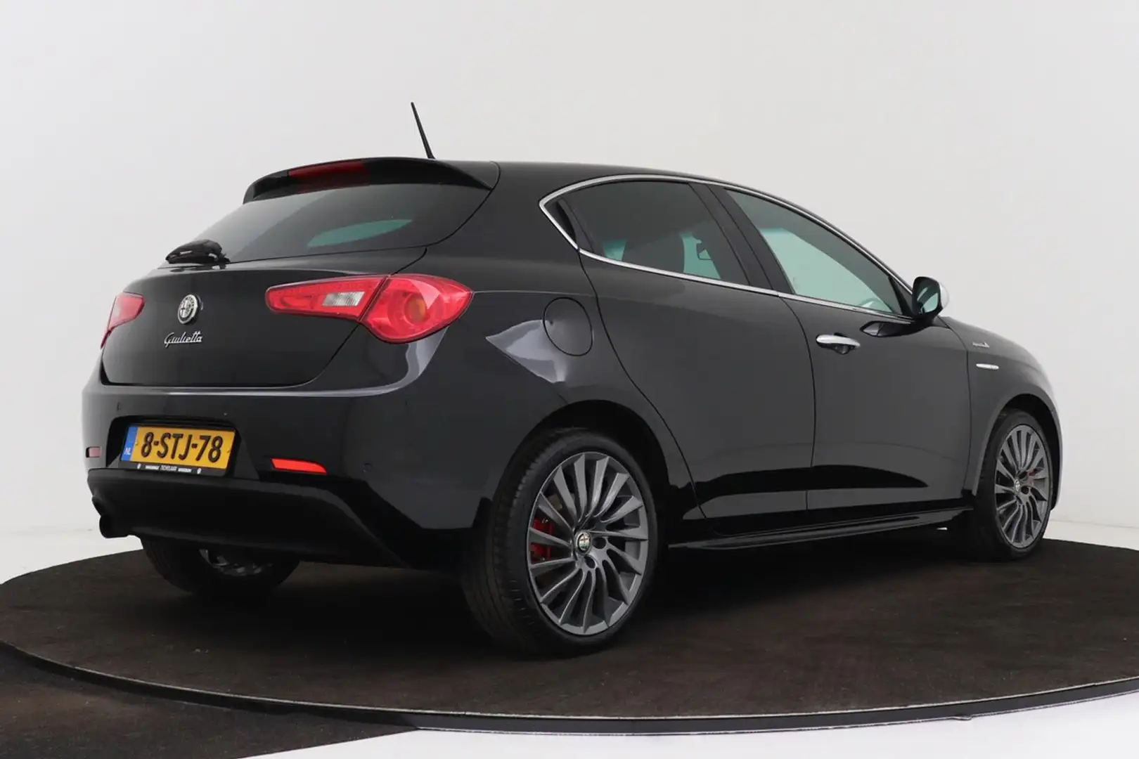 Alfa Romeo Giulietta 1.4 T Business Executive | Org NL | Automaat | Nav Zwart - 2