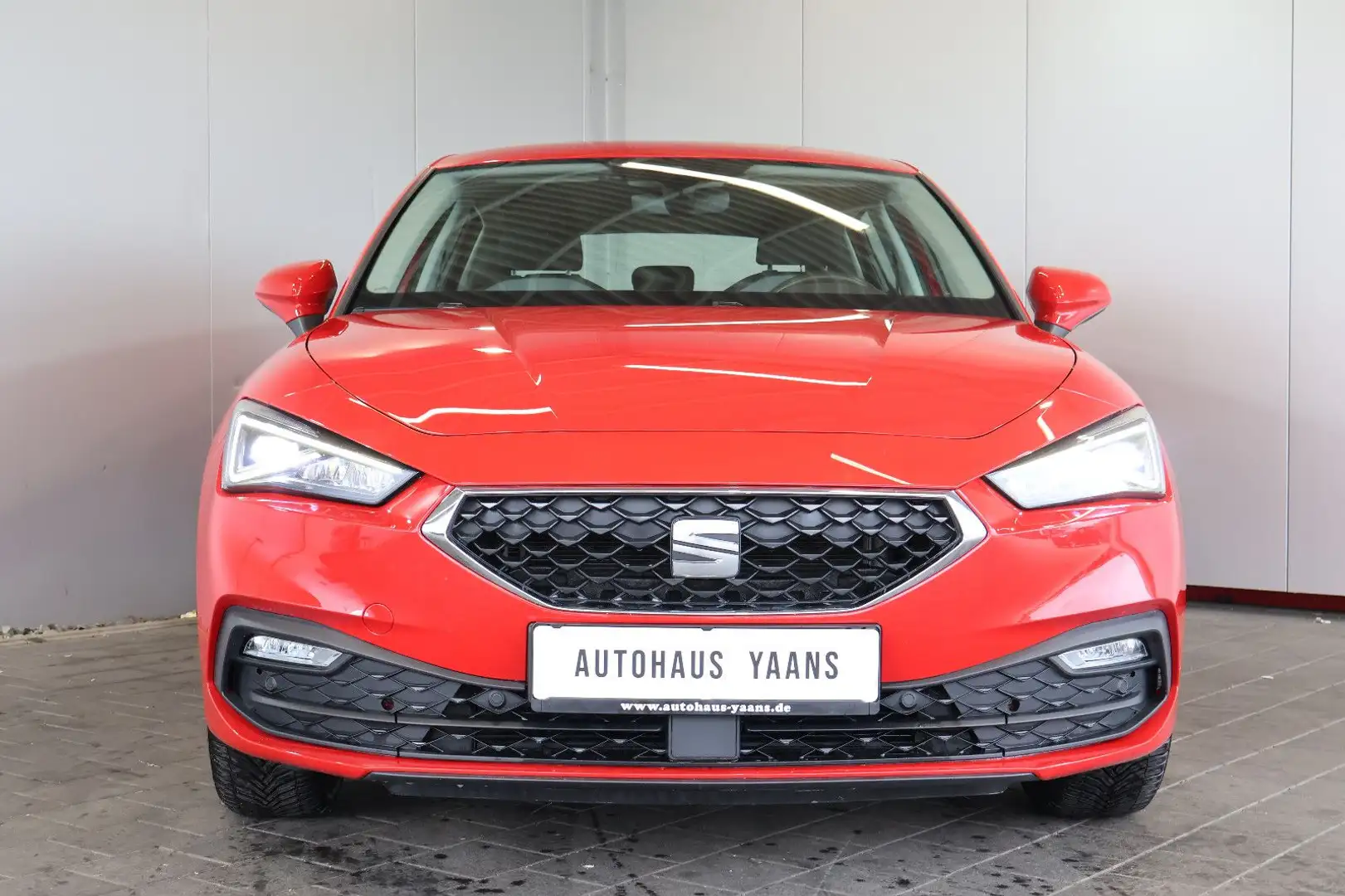 SEAT Leon 1.5 TSI Style AID+LED+LANE+ALU Rouge - 2