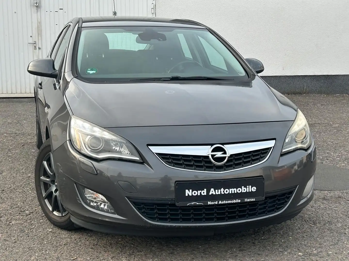 Opel Astra J Lim. 5-trg. Cosmo Grau - 1