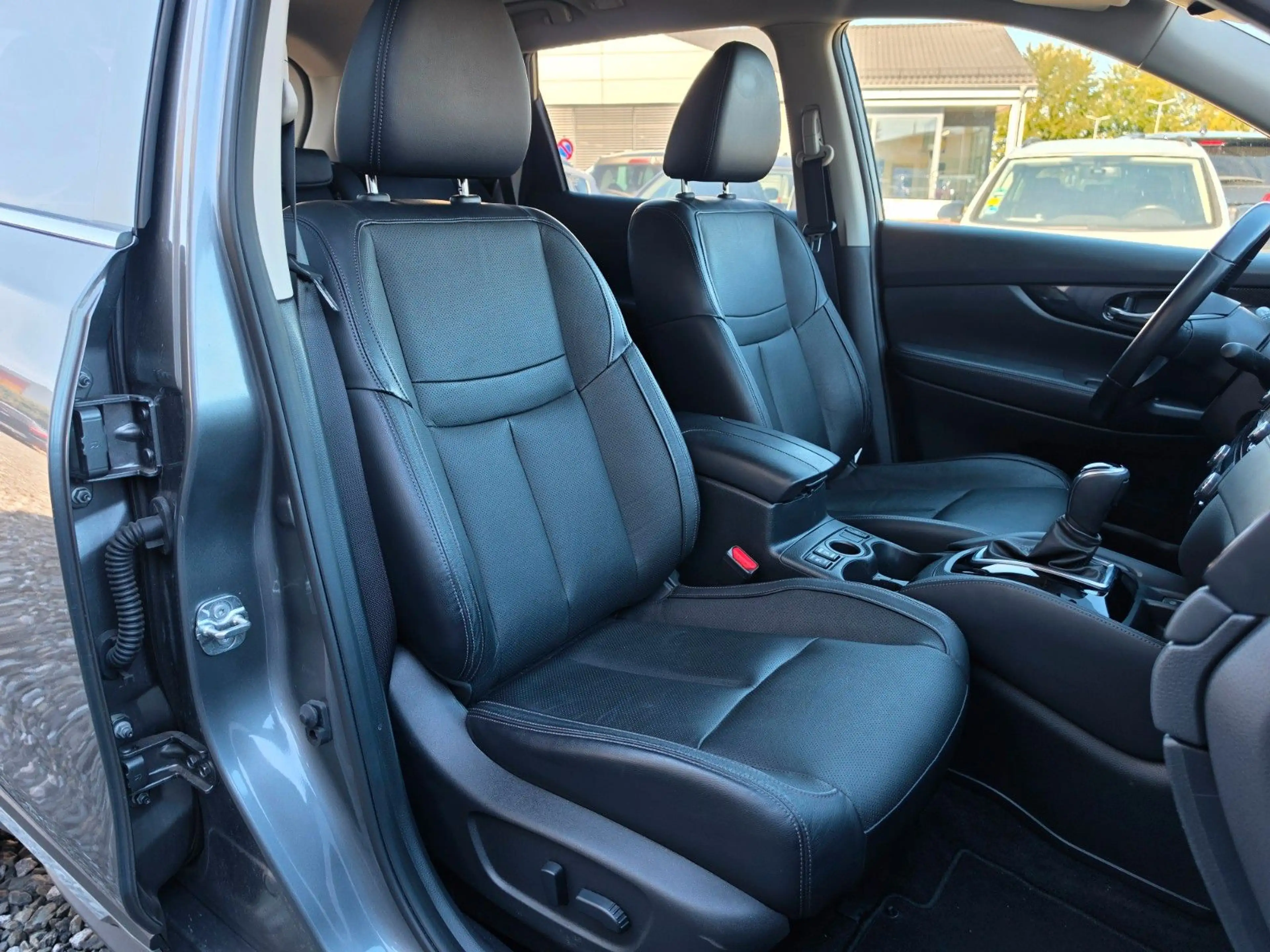 Nissan X-Trail Tekna Vollausstattung 58Tkm — photo 10