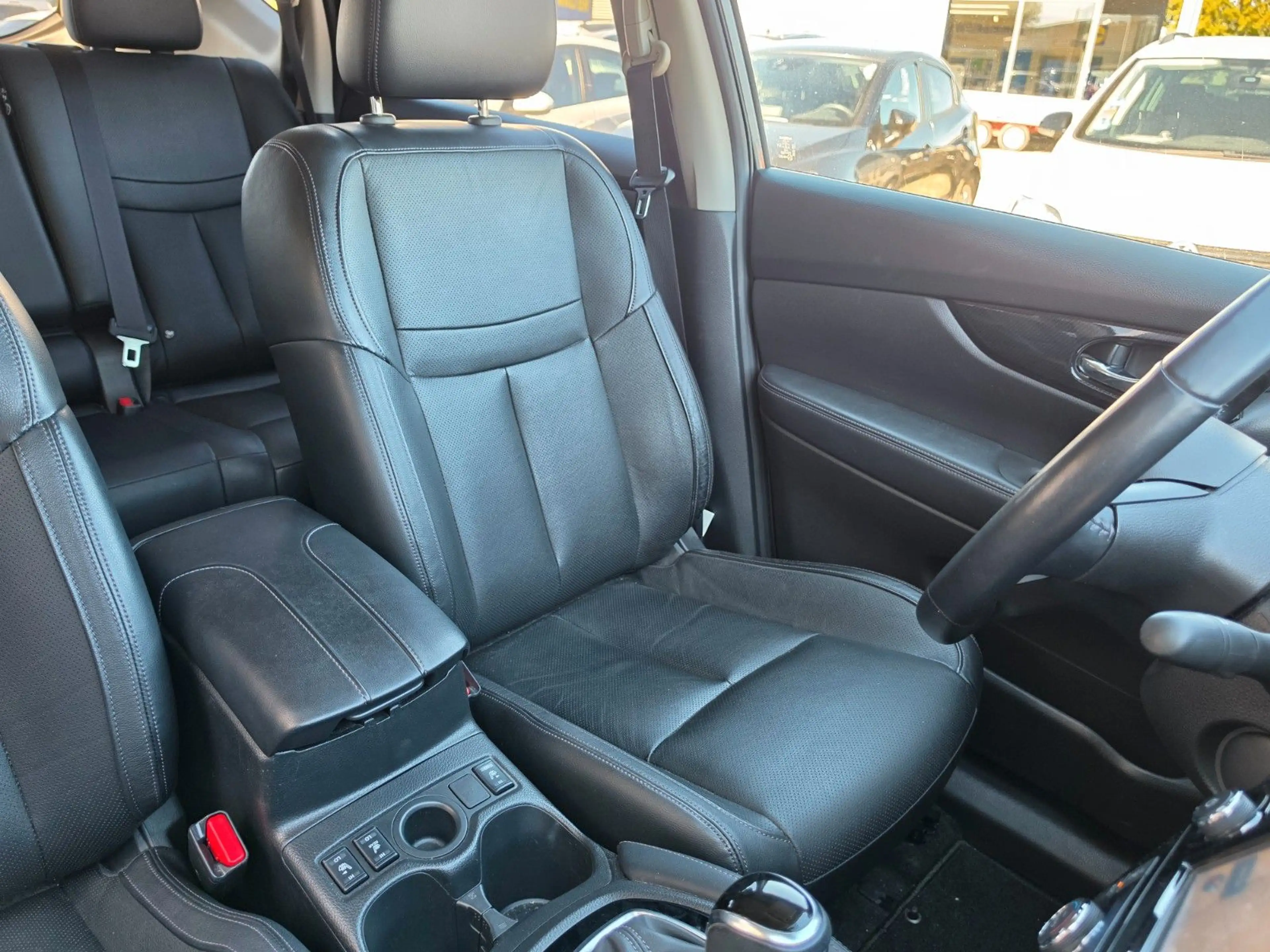 Nissan X-Trail Tekna Vollausstattung 58Tkm — photo 9