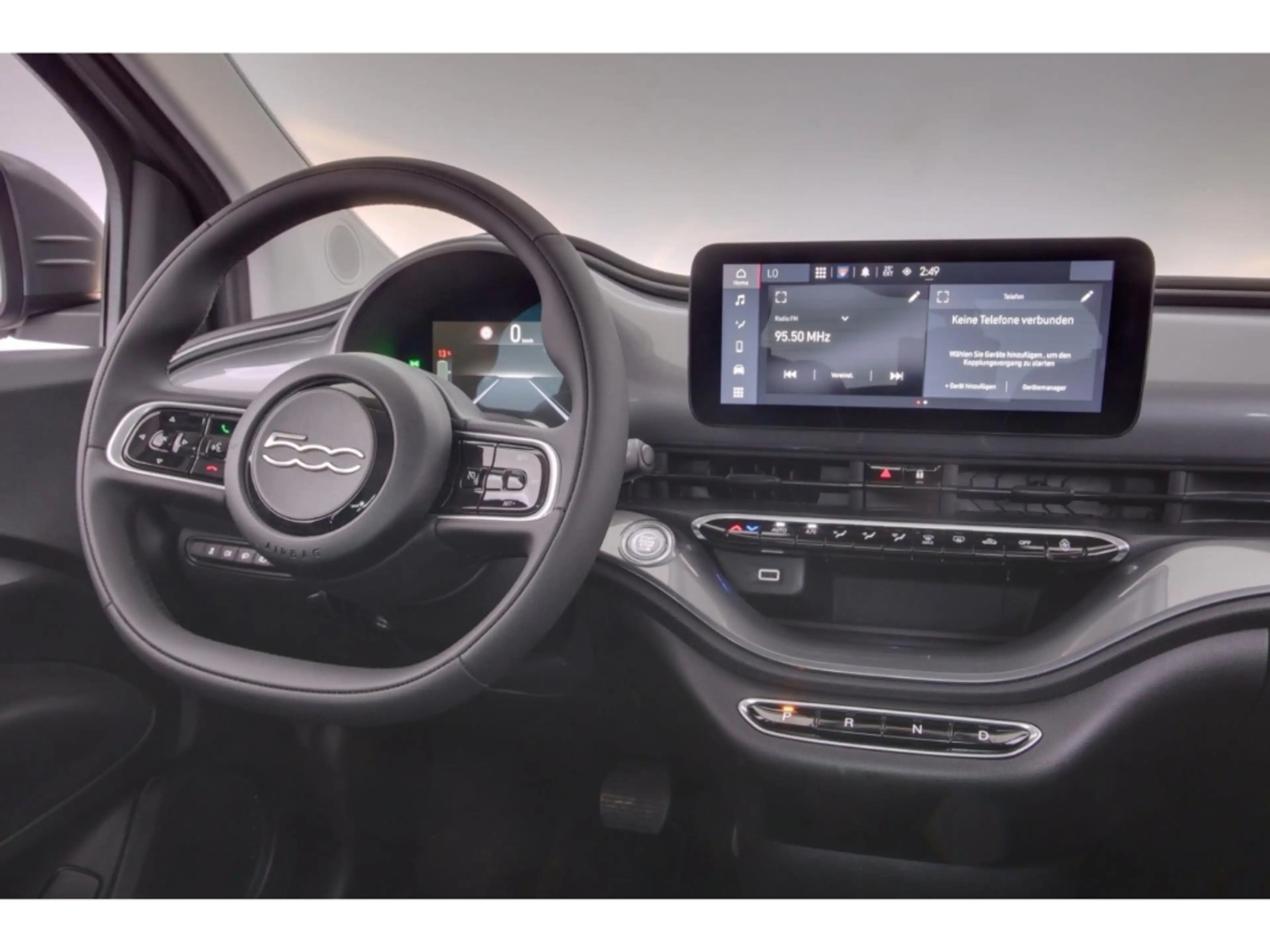 Fiat 500e e RED +TEMPO+KEYLESS+VIRTUAL+KLIMA — photo 10