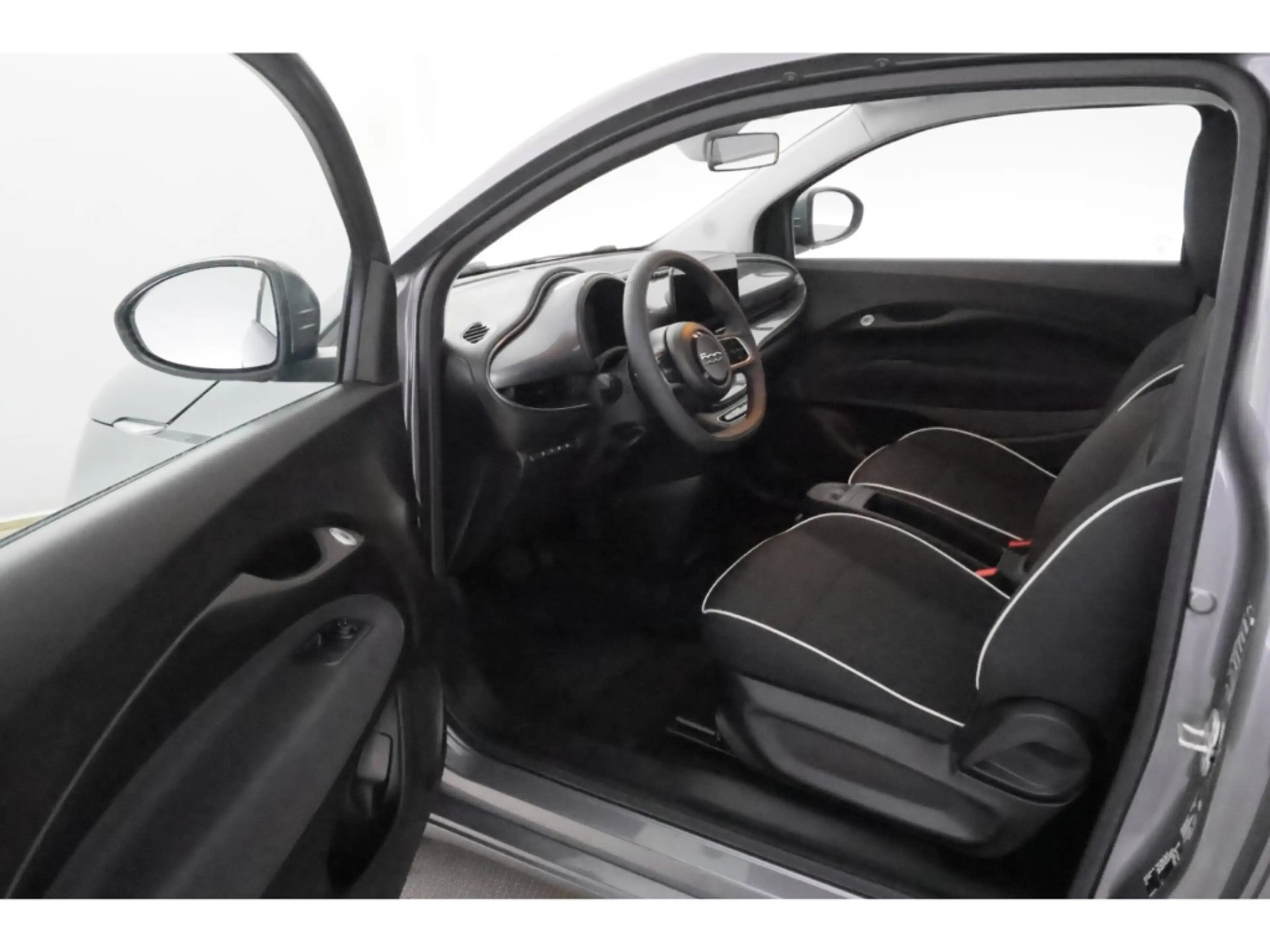 Fiat 500e e RED +TEMPO+KEYLESS+VIRTUAL+KLIMA — photo 14