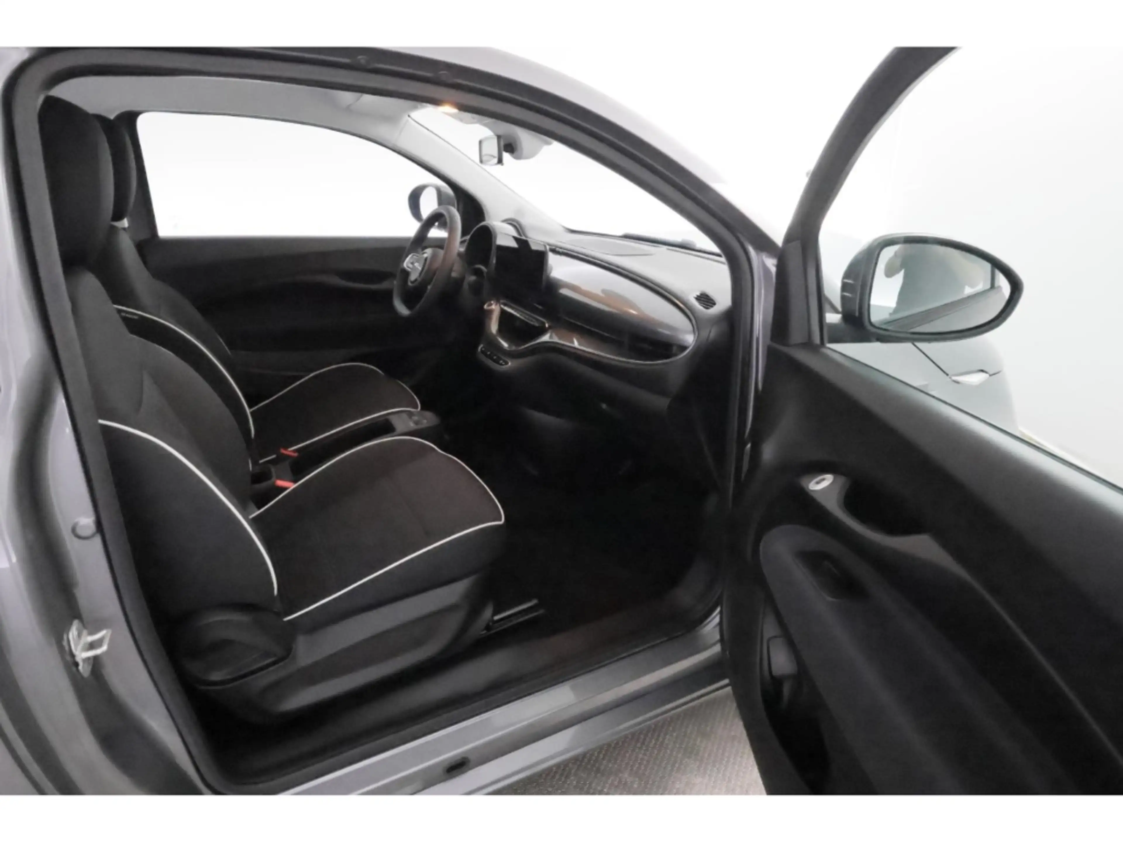 Fiat 500e e RED +TEMPO+KEYLESS+VIRTUAL+KLIMA — photo 18