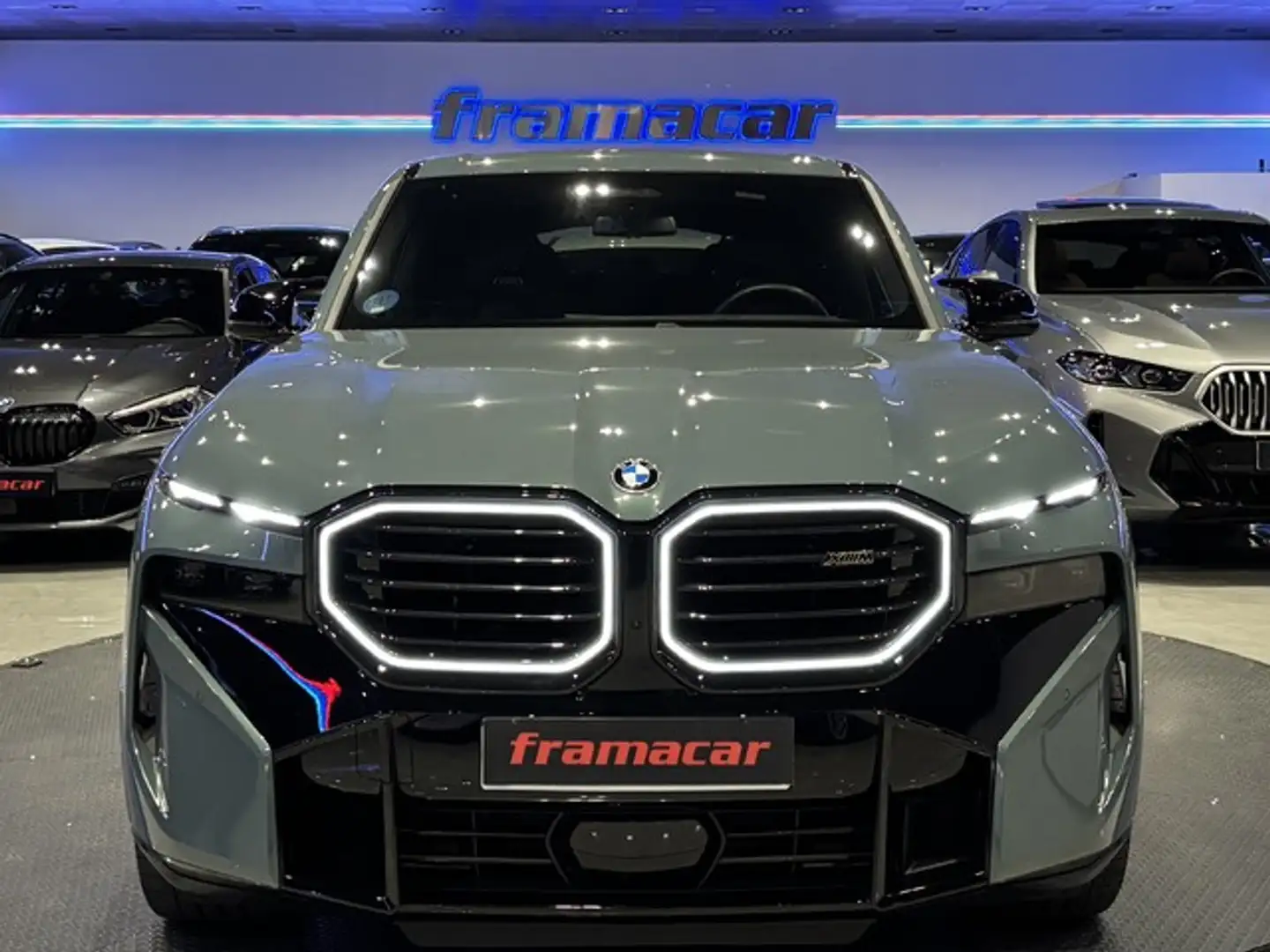 BMW XM Grün - 2