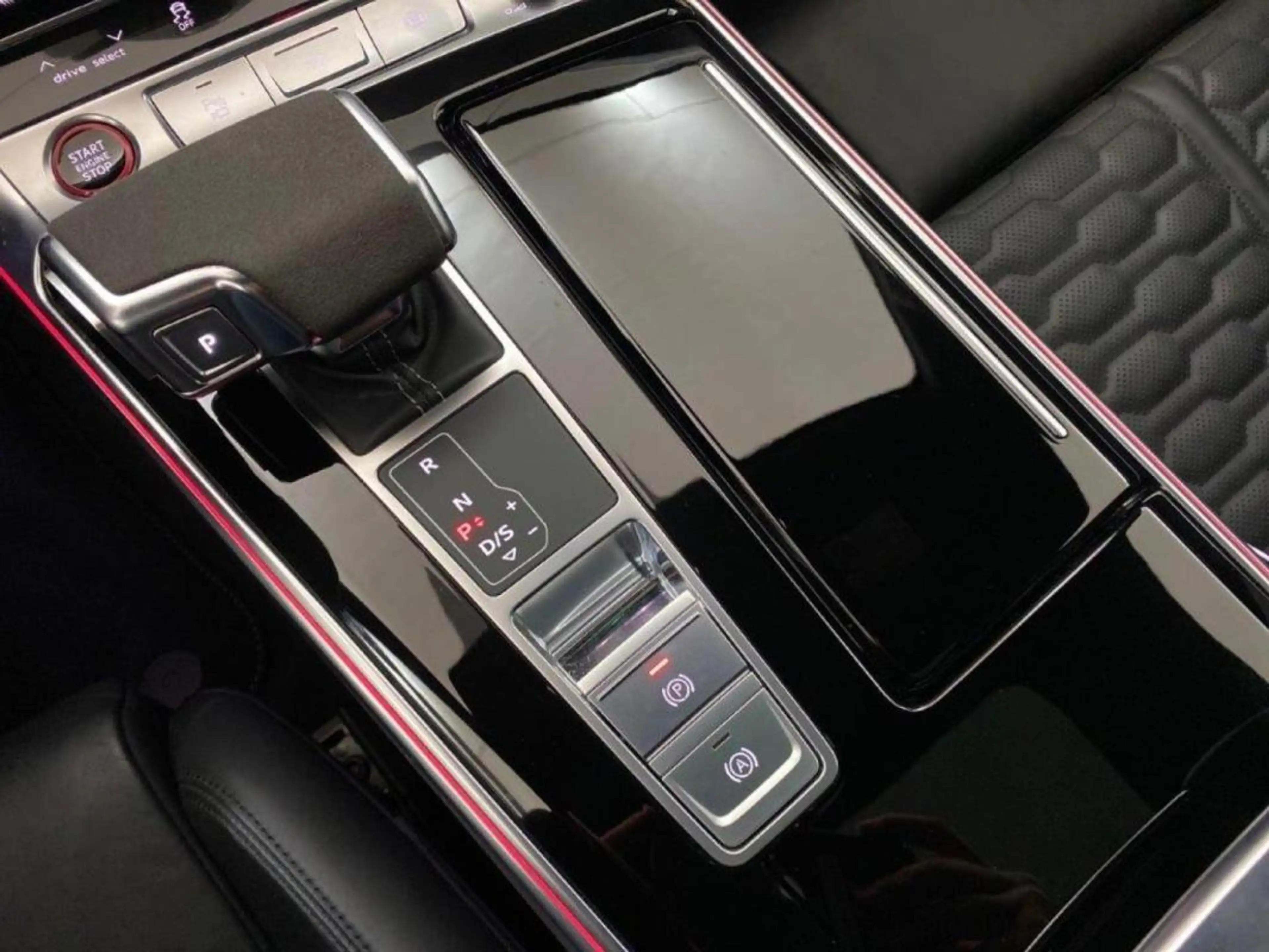 Audi RS7 -28% 4.0 V8 TFSI 600ch quattro tiptronic 8 53cv — photo 19