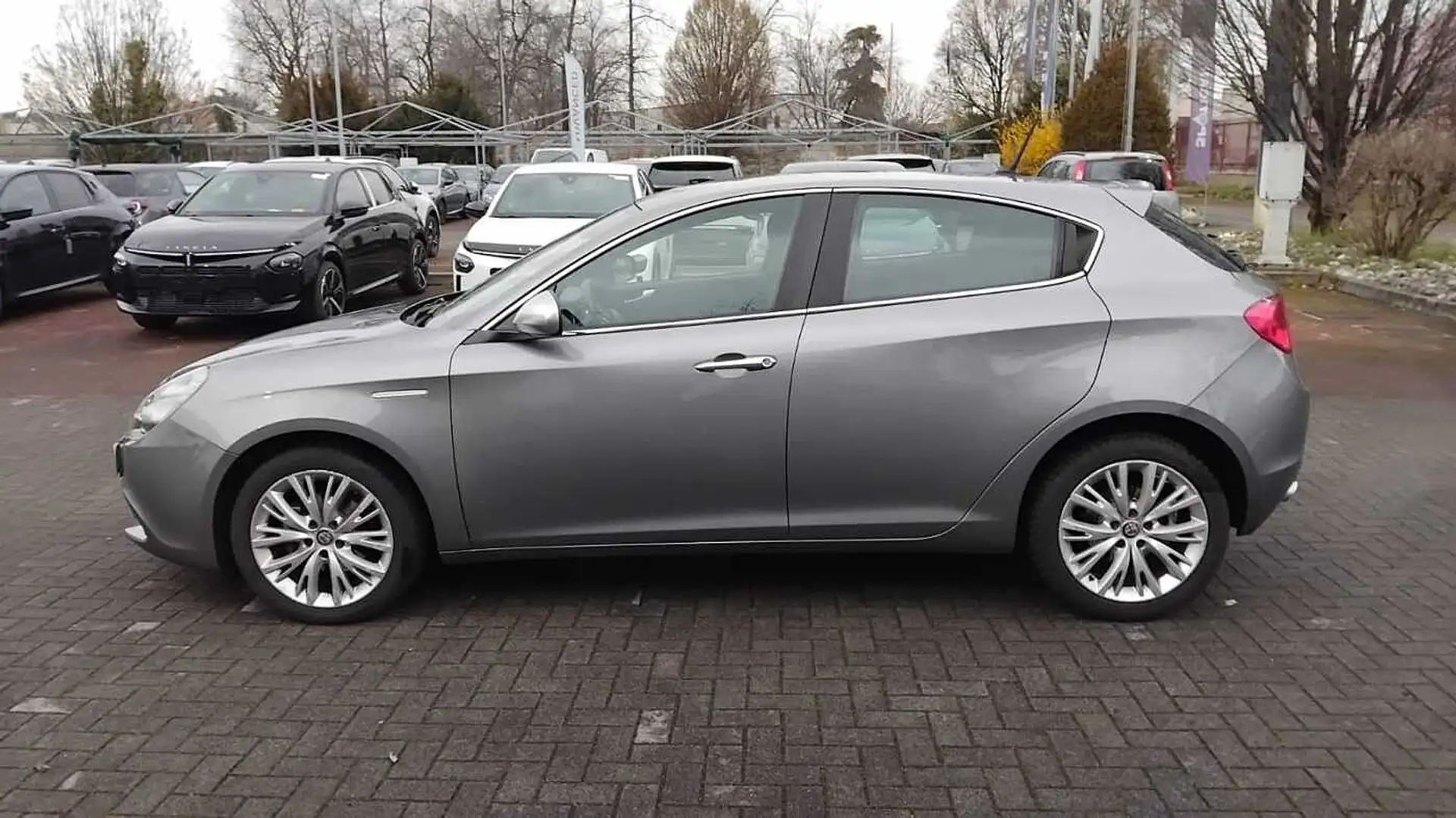 Alfa Romeo Giulietta 1.6 JTDm TCT 120 CV Business Grigio - 2