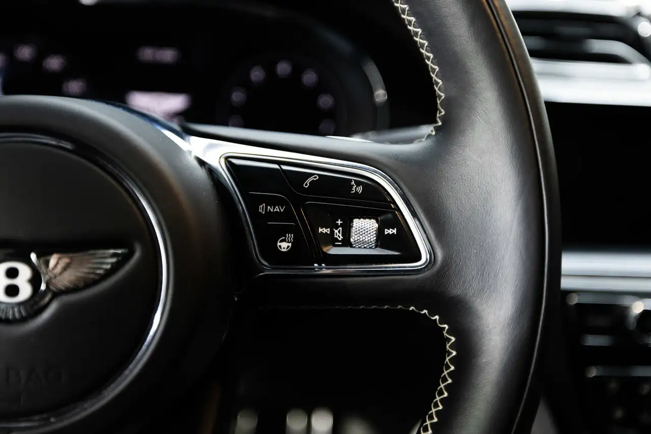 Bentley Bentayga снимка Bentley Bentayga