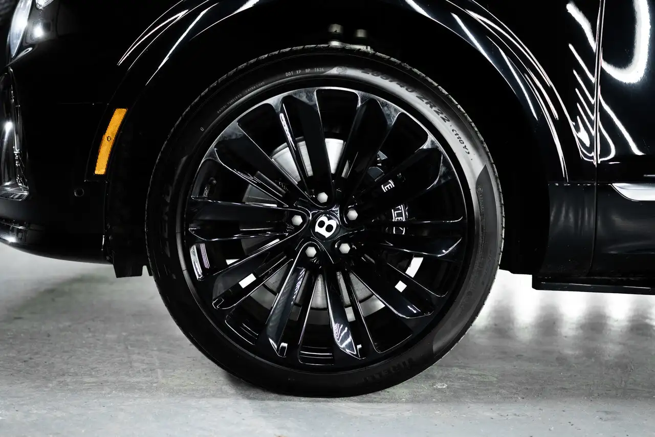 Bentley Bentayga снимка Bentley Bentayga